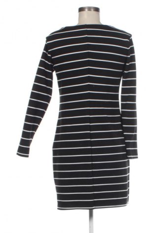 Рокля H&M, Размер M, Цвят Многоцветен, Цена 16,99 лв.