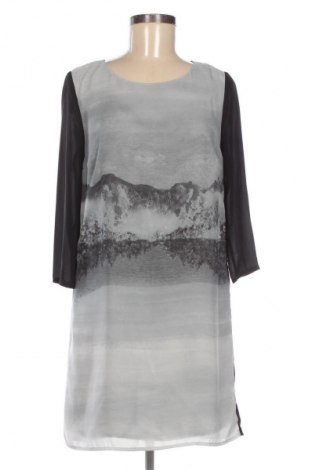 Šaty  H&M, Velikost S, Barva Vícebarevné, Cena  495,00 Kč