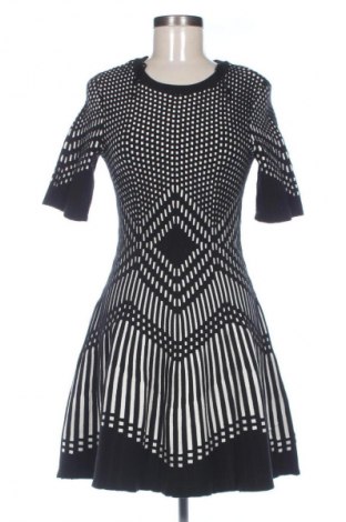 Рокля H&M, Размер M, Цвят Многоцветен, Цена 39,00 лв.