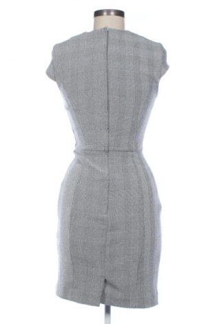 Рокля H&M, Размер XS, Цвят Многоцветен, Цена 39,14 лв.