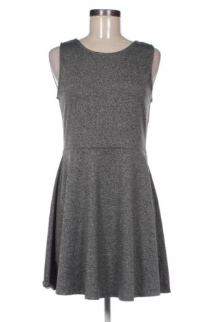 Kleid H&M Divided, Größe XL, Farbe Grau, Preis 19,95 €