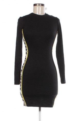 Рокля H&M Divided, Размер S, Цвят Черен, Цена 19,99 лв.