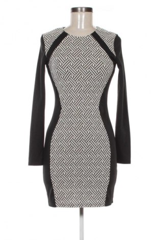 Рокля H&M Divided, Размер M, Цвят Многоцветен, Цена 39,00 лв.