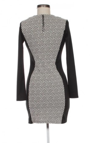 Рокля H&M Divided, Размер M, Цвят Многоцветен, Цена 39,00 лв.