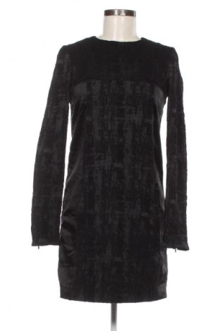 Рокля Iceberg, Размер M, Цвят Черен, Цена 204,82 лв.