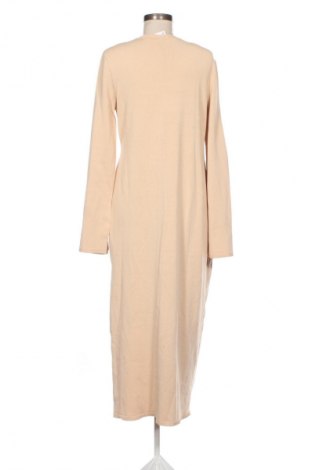 Рокля Karen Millen, Размер M, Цвят Бежов, Цена 388,56 лв.