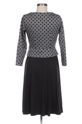 Рокля Kiara, Размер L, Цвят Многоцветен, Цена 39,14 лв.