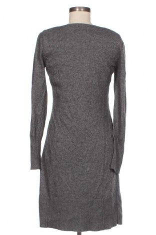 Šaty  Leon, Velikost M, Barva Šedá, Cena  919,00 Kč