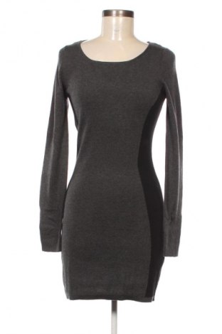 Sukienka MM Couture, Rozmiar M, Kolor Szary, Cena 96,99 zł