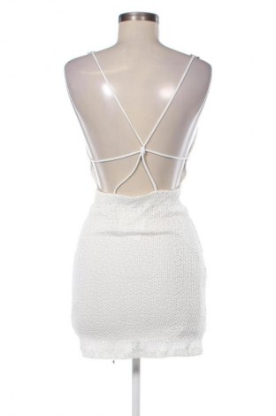 Kleid Mango, Größe M, Farbe Weiß, Preis 17,39 €