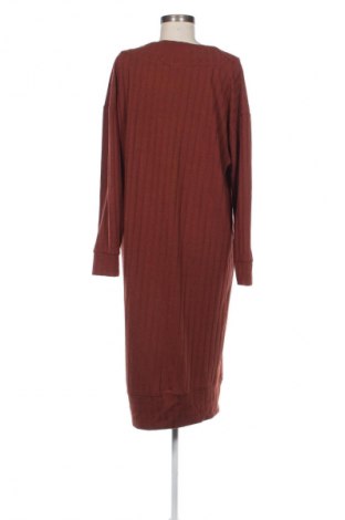 Ruha ONLY Carmakoma, Méret M, Szín Barna, Ár 9 600 Ft