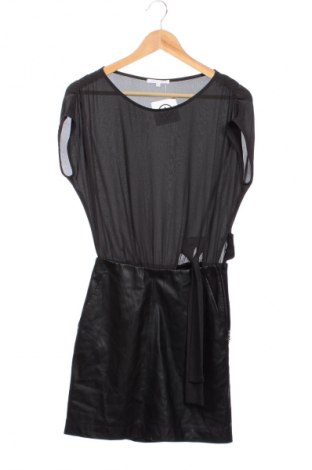 Рокля Patrizia Pepe, Размер S, Цвят Черен, Цена 204,89 лв.