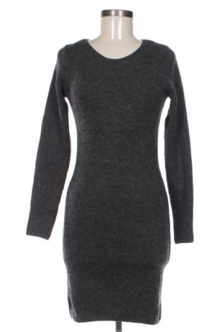 Рокля Primark, Размер XS, Цвят Черен, Цена 19,99 лв.