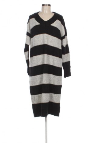 Рокля Primark, Размер XL, Цвят Многоцветен, Цена 27,99 лв.