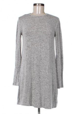 Kleid Pull&Bear, Größe M, Farbe Grau, Preis 20,02 €