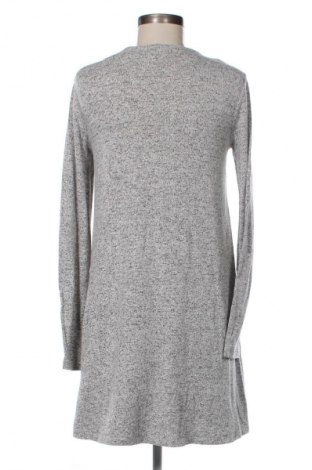 Kleid Pull&Bear, Größe M, Farbe Grau, Preis 20,02 €