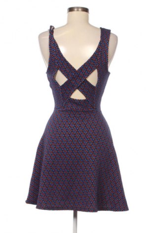 Kleid Pull&Bear, Größe M, Farbe Mehrfarbig, Preis € 9,99