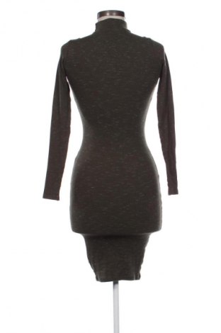 Šaty  Pull&Bear, Velikost S, Barva Vícebarevné, Cena  494,00 Kč