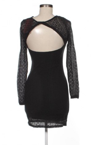 Šaty  Pull&Bear, Velikost M, Barva Černá, Cena  719,00 Kč
