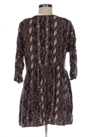 Φόρεμα Pull&Bear, Μέγεθος M, Χρώμα Πολύχρωμο, Τιμή 16,99 €