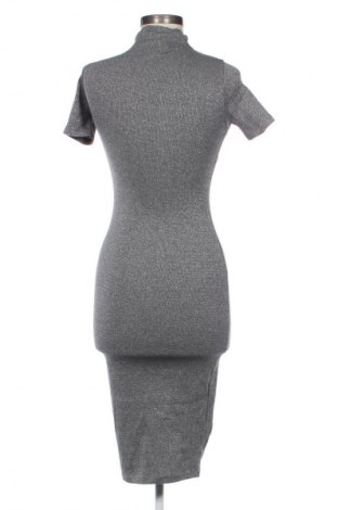 Sukienka Pull&Bear, Rozmiar S, Kolor Kolorowy, Cena 89,66 zł