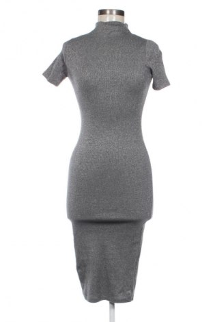 Sukienka Pull&Bear, Rozmiar S, Kolor Kolorowy, Cena 89,66 zł