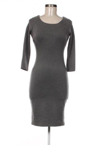 Рокля Reserved, Размер XS, Цвят Сив, Цена 15,99 лв.