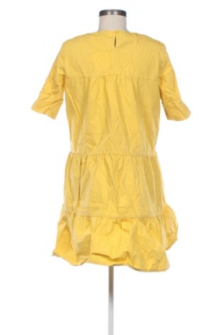 Рокля Reserved, Размер M, Цвят Жълт, Цена 39,00 лв.