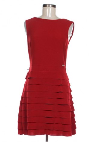 Рокля Rinascimento, Размер S, Цвят Червен, Цена 82,11 лв.