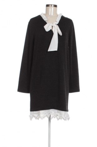 Kleid Rinascimento, Größe L, Farbe Schwarz, Preis 41,94 €