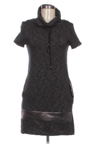 Рокля Rinascimento, Размер XS, Цвят Многоцветен, Цена 41,99 лв.