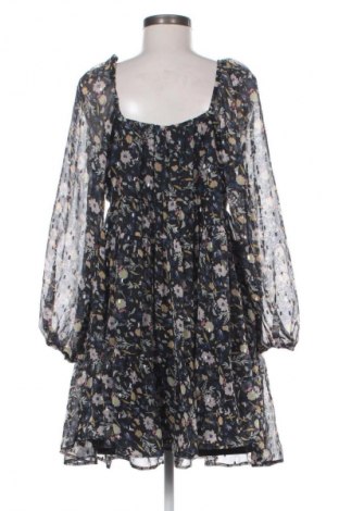 Рокля River Island, Размер M, Цвят Многоцветен, Цена 13,99 лв.