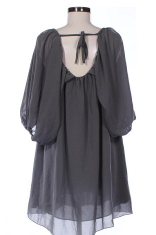 Kleid Saint Tropez, Größe M, Farbe Grau, Preis 19,99 €