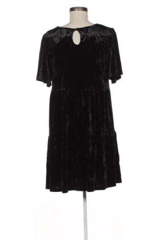 Šaty  Sinsay, Velikost XXL, Barva Černá, Cena  734,00 Kč