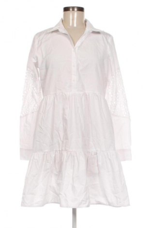 Рокля Sinsay, Размер M, Цвят Бял, Цена 21,99 лв.