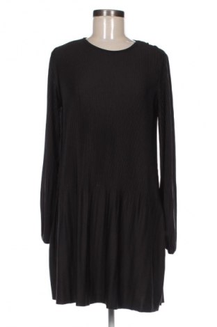 Šaty  Stradivarius, Velikost M, Barva Černá, Cena  570,00 Kč