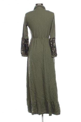 Рокля Studio, Размер L, Цвят Зелен, Цена 30,99 лв.