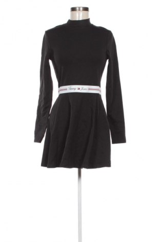 Рокля Tommy Jeans, Размер M, Цвят Черен, Цена 157,99 лв.