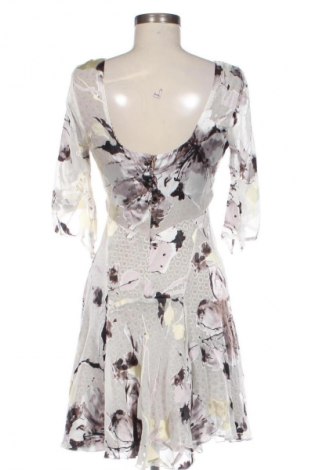 Šaty  Tone Barker, Velikost S, Barva Vícebarevné, Cena  1 646,00 Kč