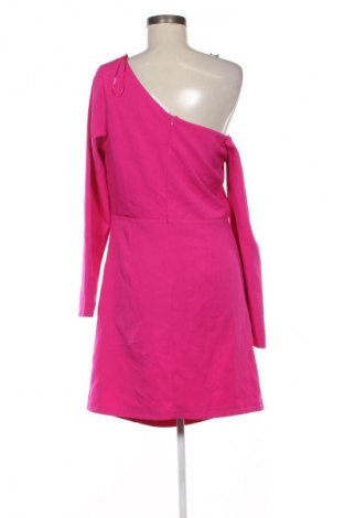 Рокля Trendyol, Размер L, Цвят Розов, Цена 108,00 лв.