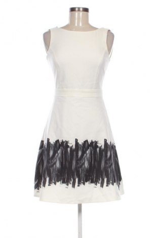 Рокля Trendyol, Размер M, Цвят Многоцветен, Цена 35,99 лв.