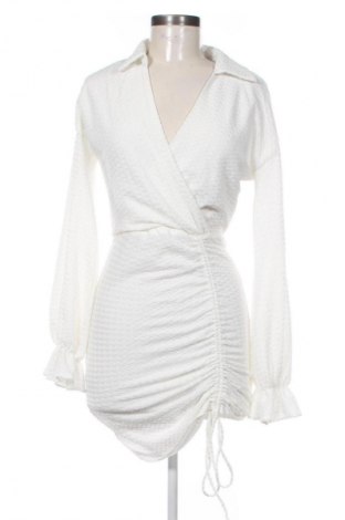 Kleid Unbranded, Größe M, Farbe Weiß, Preis 16,99 €