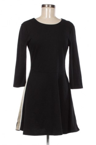 Ruha Unbranded, Méret M, Szín Fekete, Ár 4 079 Ft