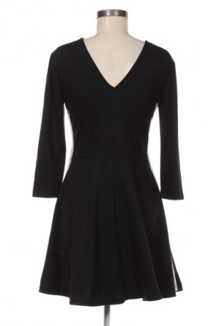 Ruha Unbranded, Méret M, Szín Fekete, Ár 4 079 Ft