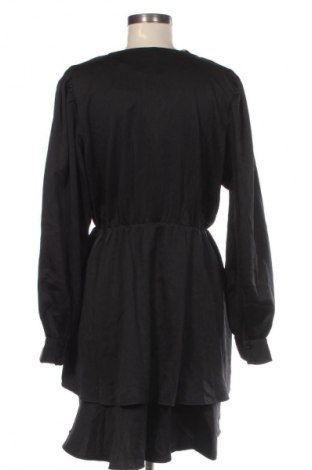 Рокля Vero Moda, Размер L, Цвят Черен, Цена 62,99 лв.