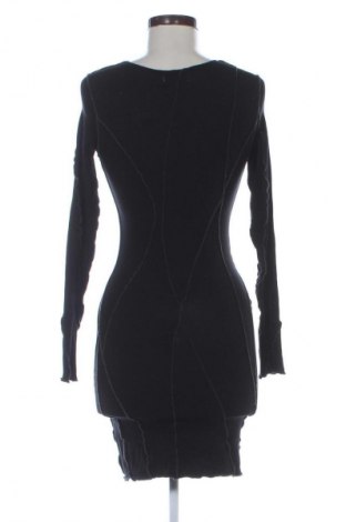 Рокля Weekday, Размер XS, Цвят Черен, Цена 28,99 лв.