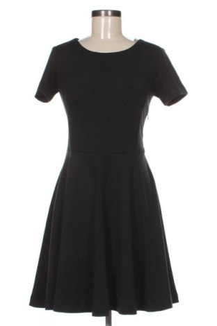 Šaty  Young, Velikost M, Barva Černá, Cena  792,00 Kč