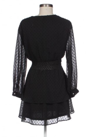 Рокля Zara, Размер XS, Цвят Черен, Цена 27,37 лв.