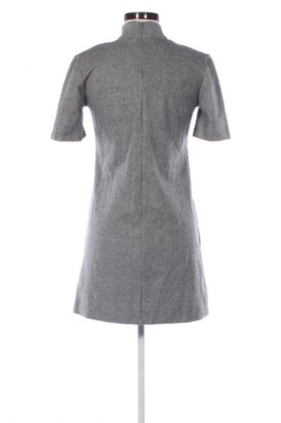 Kleid Zara, Größe M, Farbe Grau, Preis 25,99 €