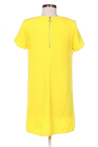 Рокля Zara, Размер XS, Цвят Жълт, Цена 27,00 лв.